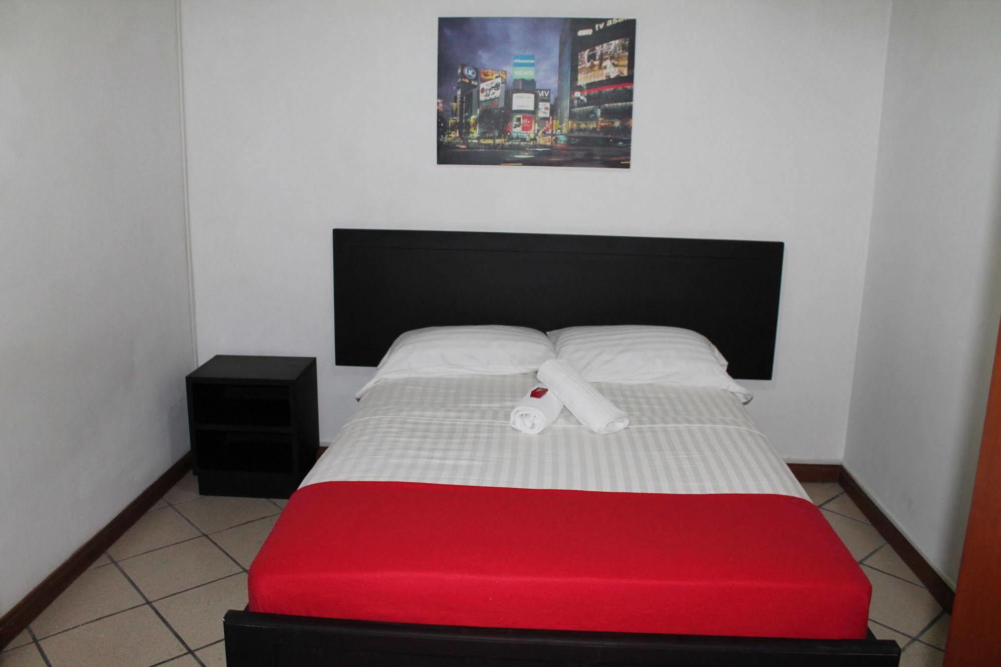 Pasadena Hostel Cali Buitenkant foto