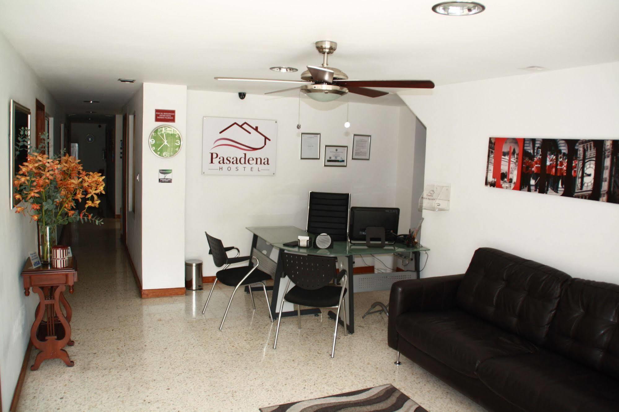Pasadena Hostel Cali Buitenkant foto